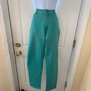 Women casual green skinny jeans.